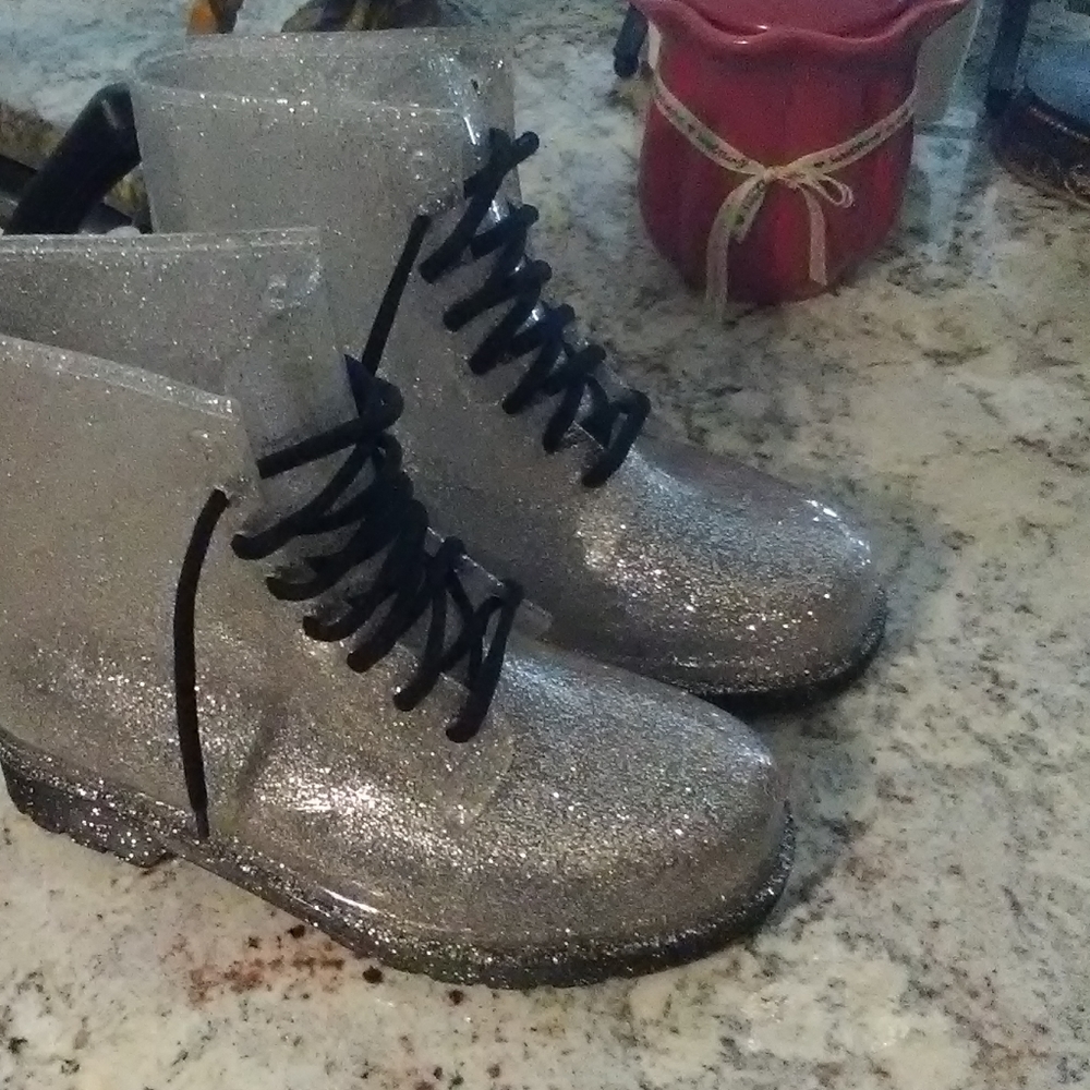Jelly rain boots